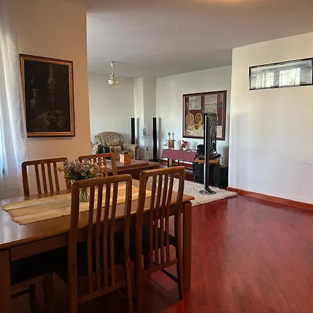 Brick & Free Parking Apartment *